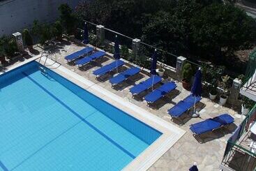 Апарт-отель Petros Studios