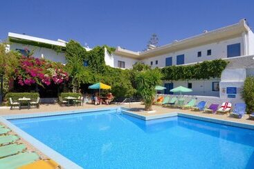 ホテル Costas & Chrysoula