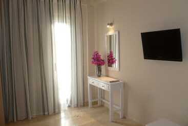 Hotel Costas & Chrysoula