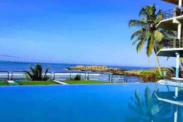 Szálloda Newton S Neelakanta Boutique Beach Resort