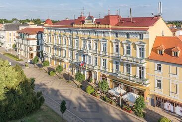 Hotelli Savoy Spa & Kur