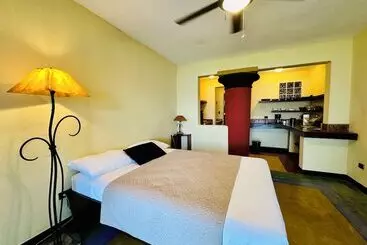 Hotelli Lake Arenal Jungle Resort & Brewery