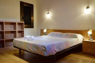 Apartamentos Pantebre 3000