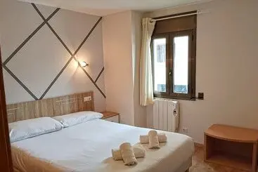 Apartamentos Pantebre 3000