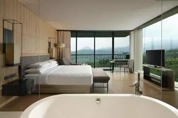 호텔 Royal Tulip Gunung Geulis Resort And Golf