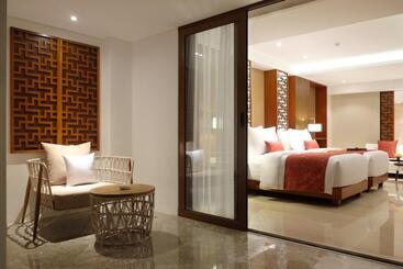 The Bandha Hotel & Suites