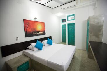 شقق خاصة سياحية Hikks Villa Hikkaduwa