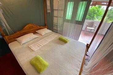 Пансион Asanka Surf House & Resturant