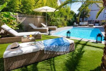 تختخواب و صبحانه Villa La Ruche