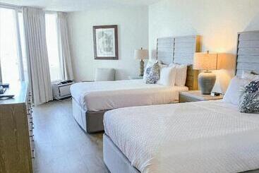 Отель Caloosa Cove Resort