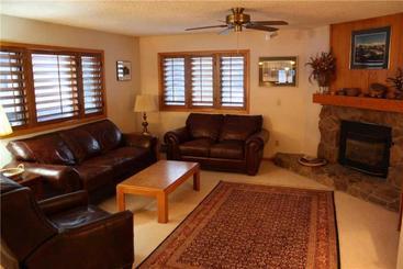 בית מלון כפרי Woods Manor 101a