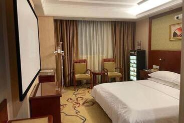 Vienna Hotel Foshan Jihua Road