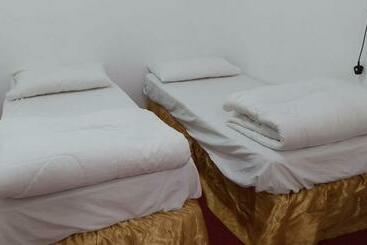 ユースホステル شركة علم الحيات تشغيل الفندق