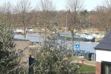 צימר Bnb Waterzicht