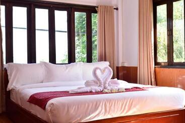 בית מלון כפרי Hometown Of Dragon