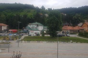 تختخواب و صبحانه Vila Zlatar