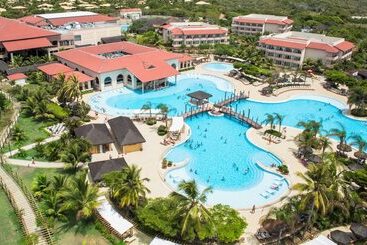 The Signature Level At Grand Palladium Imbassaí Resort & Spa