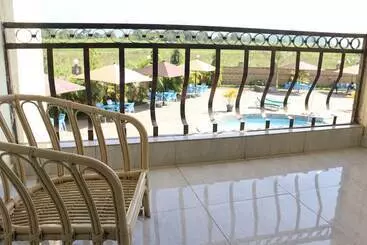 هتل Koru Country Club