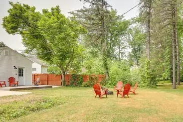 Chippewa Lake Cottage W/ Fire Pit!