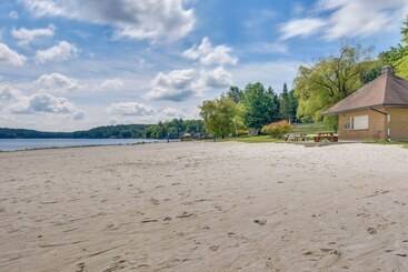 کلبه Family Friendly Dubois Cabin W/ Community Pool!