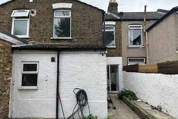 Residència Immaculate 4 Bed House In Enfield Near Enfield Loc