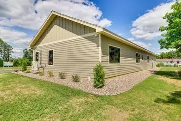 Vakantiehuisje Spacious Preston Home W/ Fire Pit!