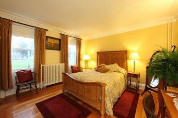 هتل Aloha Tourist Home