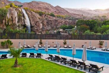 Resort Ma In Hot Springs