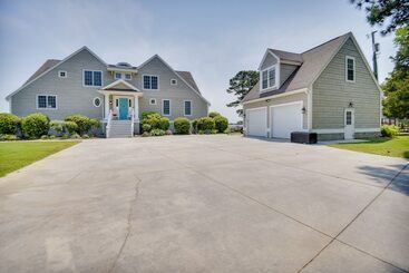 Hus på landet Bayfront White Stone Escape W/ Private Beach!