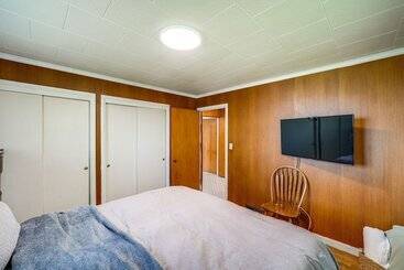 Dom wiejski Camano Island Escape W/ Kayaks & Community Beach!