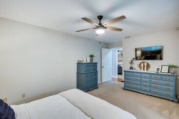 コテージ Darling Waxahachie Home W/ Yard & Fire Pit!