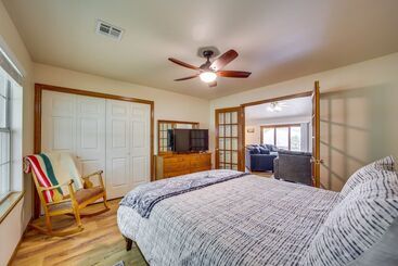 کلبه Grove Family Home W/ Shared Dock: Near Grand Lake!