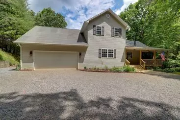 Mökkimajoitus Hayesville River Run Home On Hiwassee River!