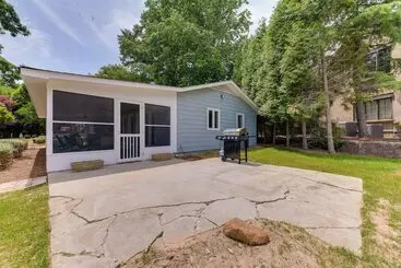 Island Point Cottage On Lake Norman With Porch!