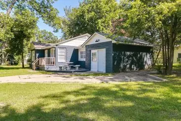 Casino Cottage Getaway: 4 Mi To Choctaw Casino!