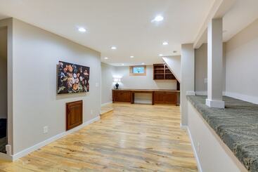 Whimsical Cottage Near Springfield Art Museum!