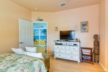 بيت ريفى Ocean Views & Walk To Shore: Crystal Beach Home!