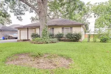 コテージ Lake Jackson Home W/ Yard, 14 Mi To Beaches!