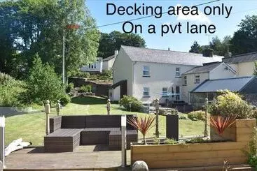 Luxury 2 Bed Cottage In Llansteffan