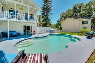 Mökkimajoitus Palmetto Escape W/ Balcony   Walk To Marina!