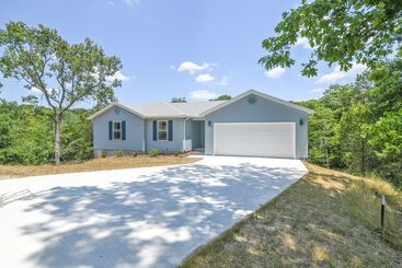 Mökkimajoitus Reeds Spring Home: 4 Mi To Table Rock Lake!