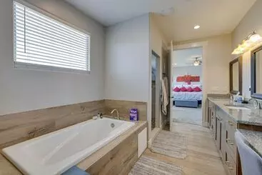 Mökkimajoitus Toquerville Home W/ Mtn Views, Near State Parks!