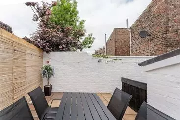اقامتگاه Swan House 3 Bed Town House York   Up To 5 Guests