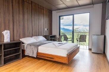 Guayupes Hotel De Aventura