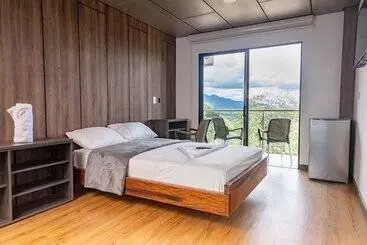 Guayupes Hotel De Aventura