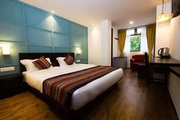 Hotel Bumble Bee