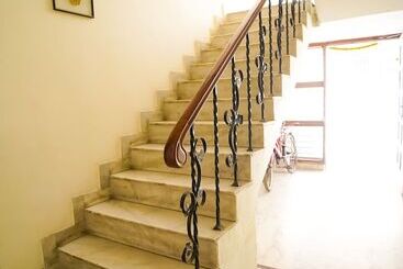 Hotel Shelly Home Stay