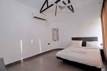 호텔 The Ashoka Farms And Resort