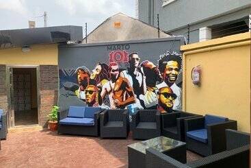 هتل Treasureland Cottage