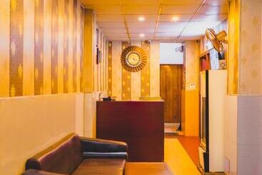 هتل Quadis Noida Sector 15